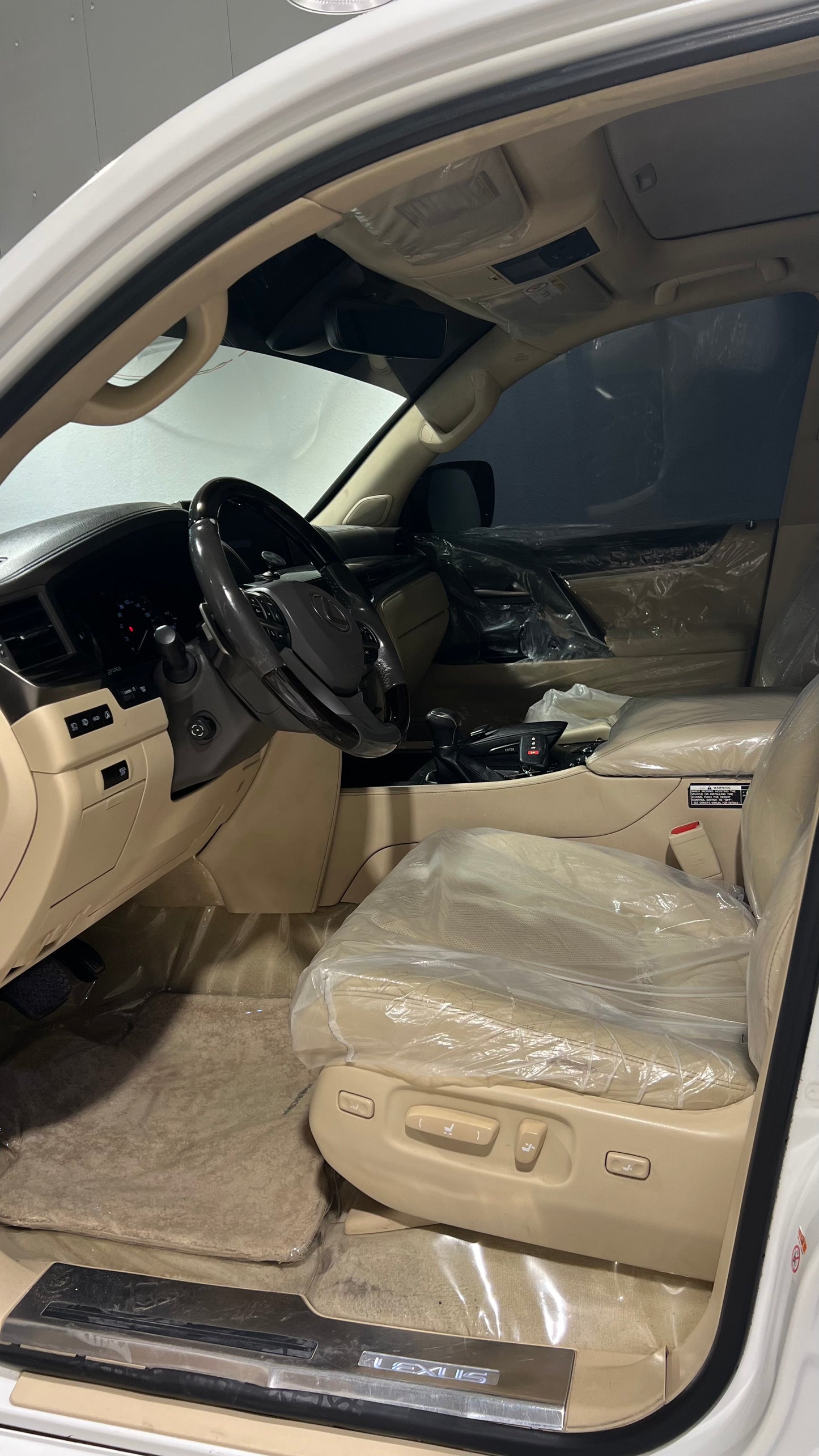 Lexus lx570 2017 full option gcc