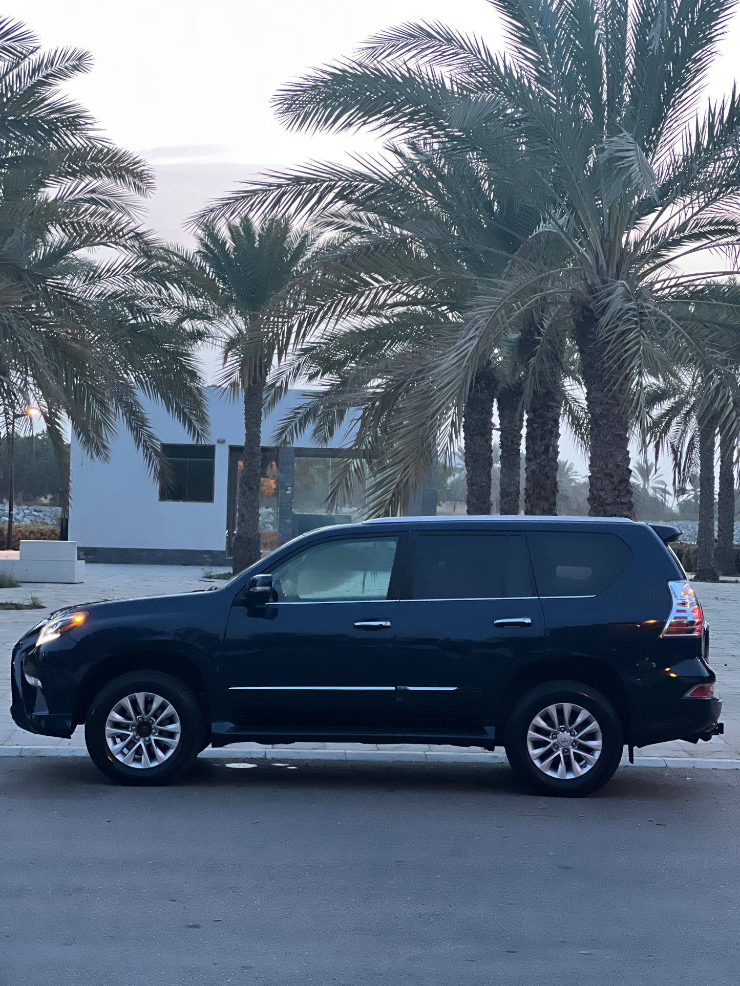 للبيع لكزس GX460 موديل 2019 نظيييف جداً
