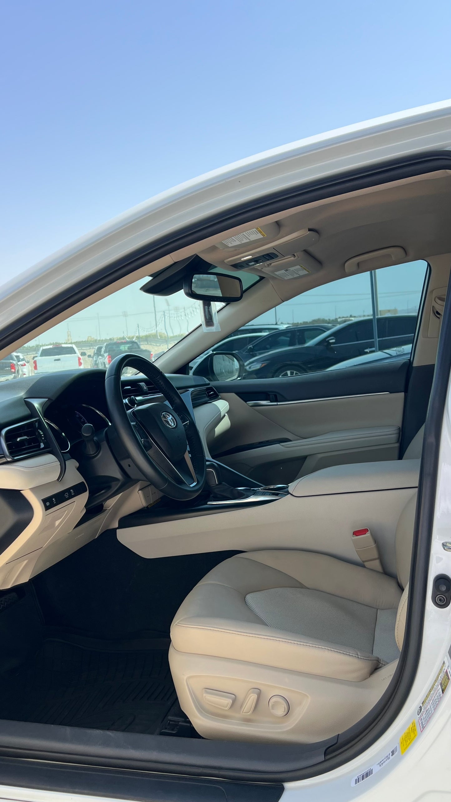 كامري xle 2020 نظيف جداً