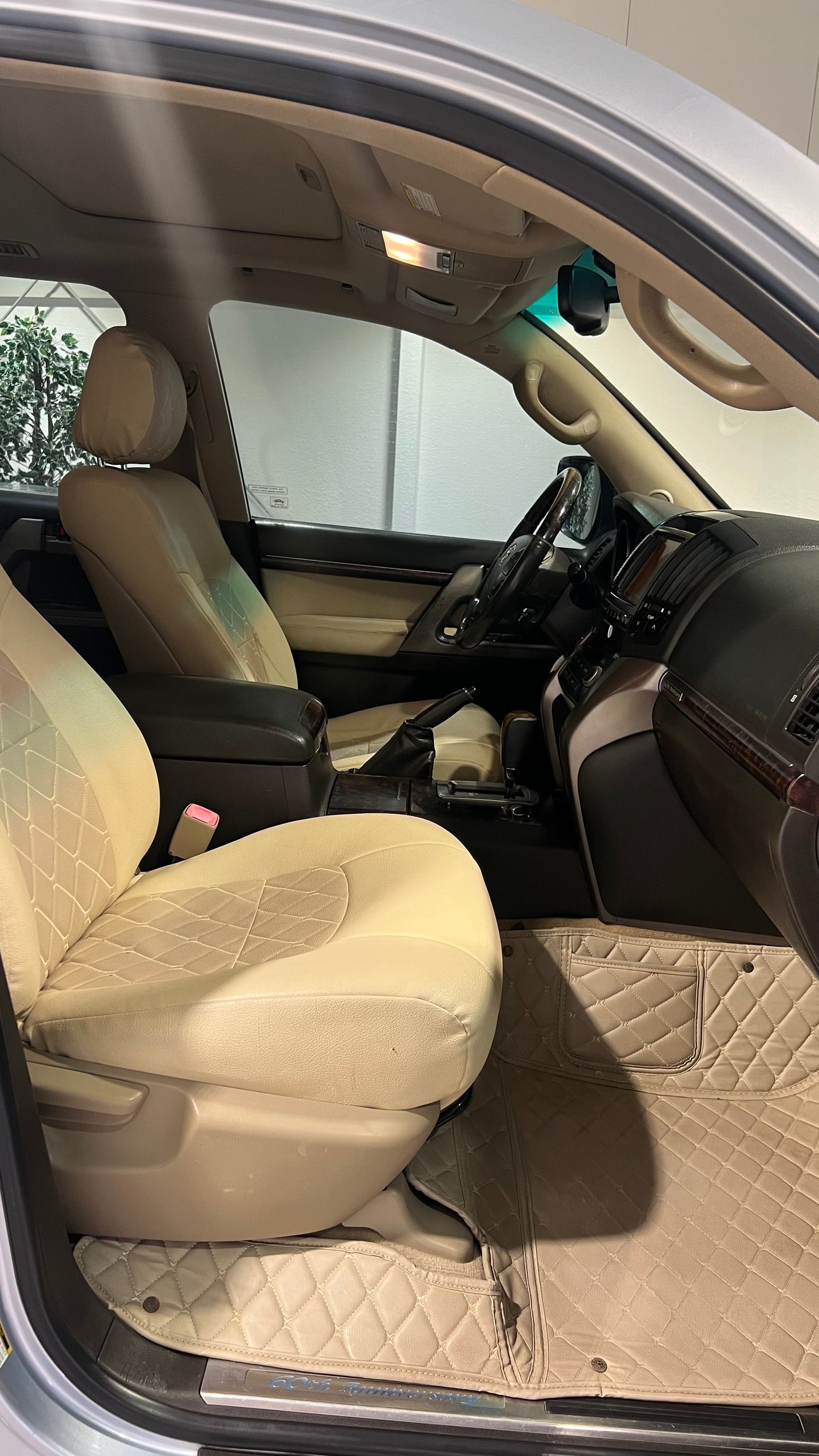 Land Cruiser VXRI 2011 GCC