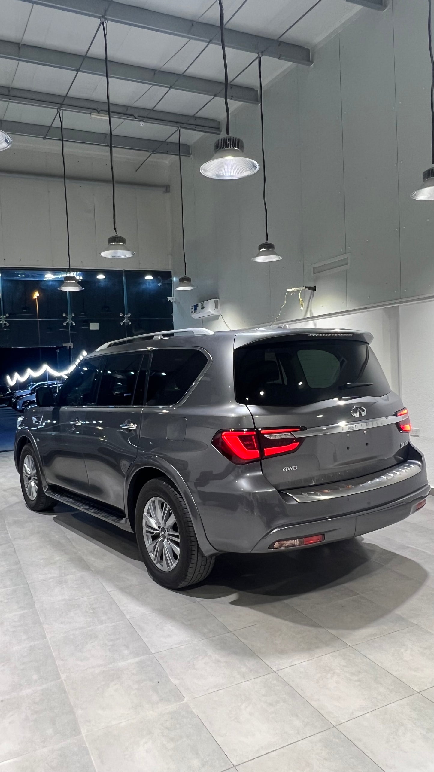 Infiniti QX80 2020